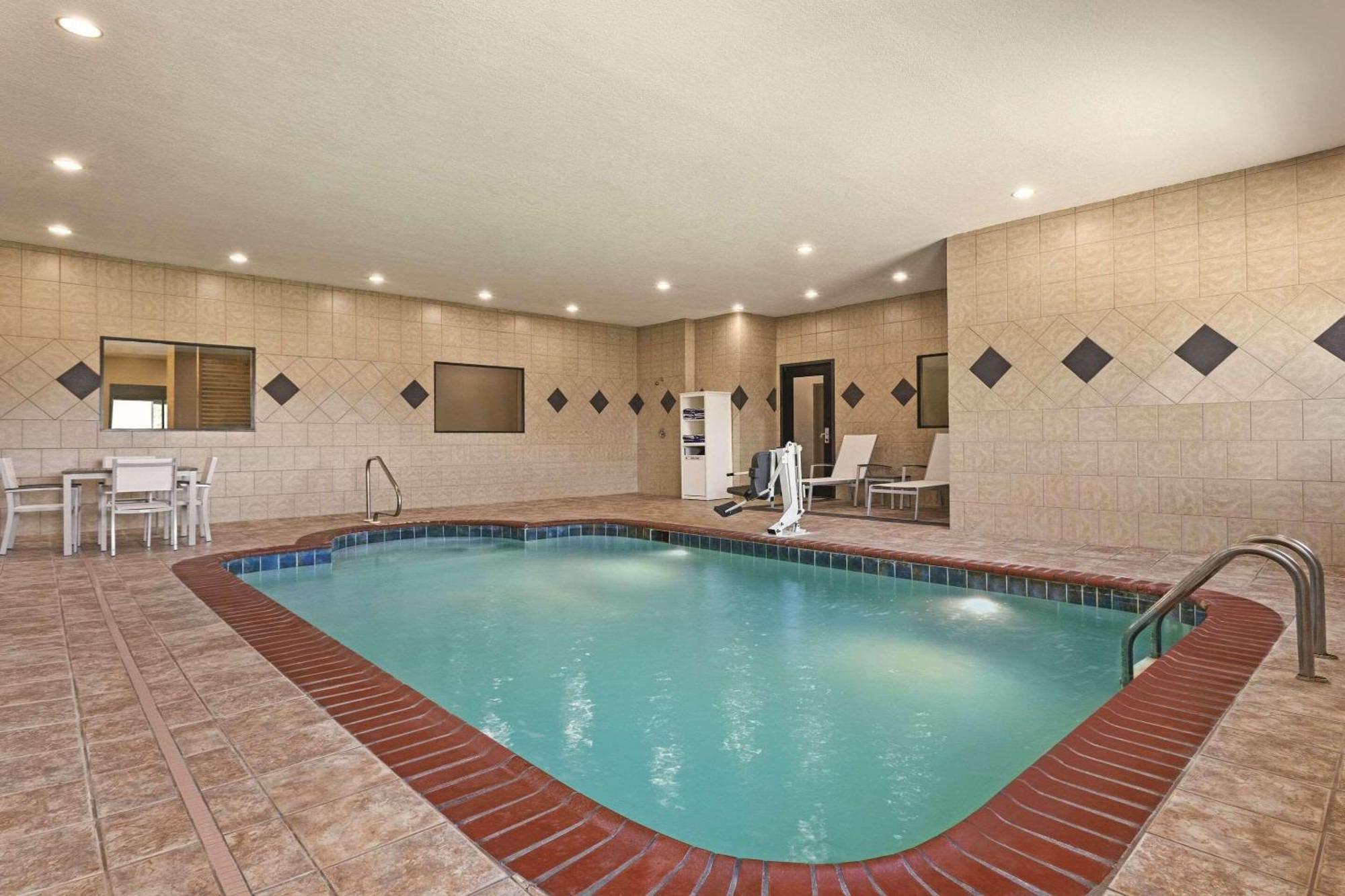 Country Inn & Suites By Radisson, Byram-Jackson South, Ms Bagian luar foto
